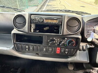 日野デュトロパネルバン小型（2t・3t）[写真09]