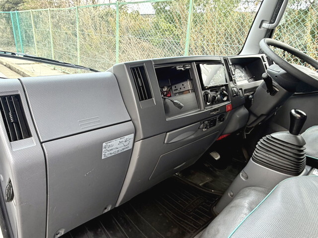 いすゞエルフアルミバン小型（2t・3t）[写真11]