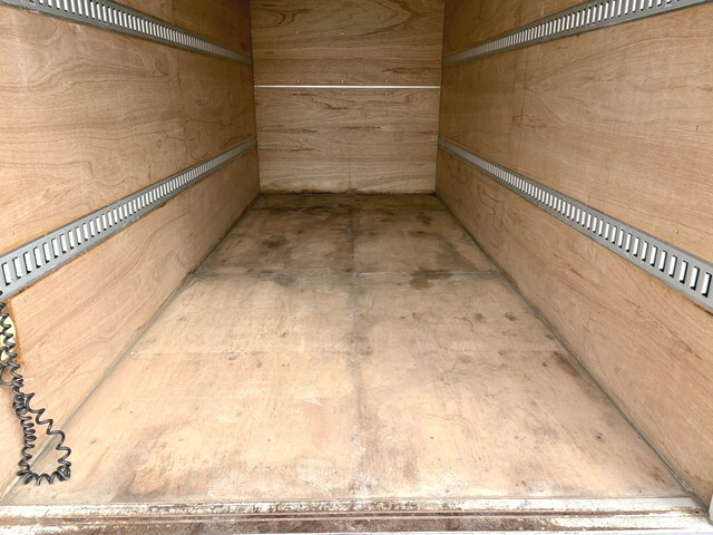 いすゞエルフアルミバン小型（2t・3t）[写真14]