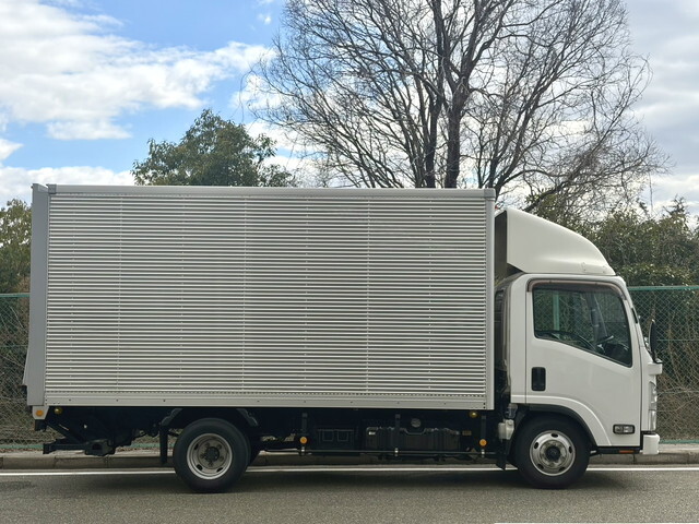 いすゞエルフアルミバン小型（2t・3t）[写真04]