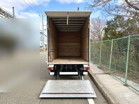 いすゞエルフアルミバン小型（2t・3t）[写真08]