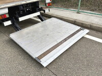 いすゞエルフアルミバン小型（2t・3t）[写真09]