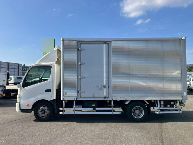 日野デュトロアルミバン小型（2t・3t）[写真17]