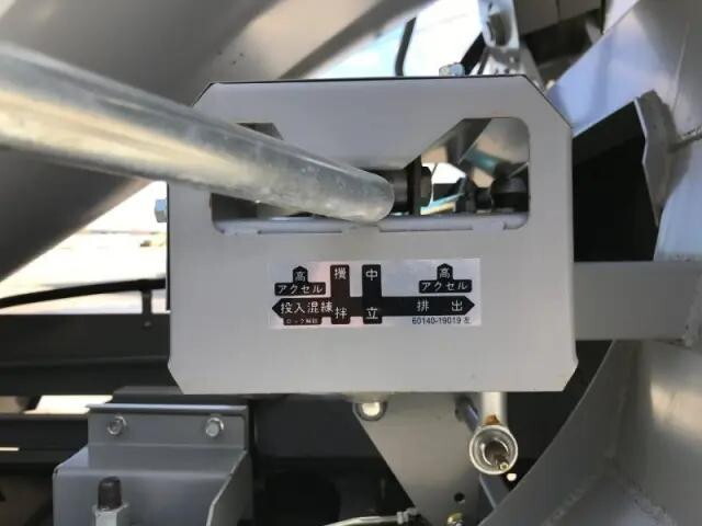 日野レンジャーミキサー車（コンクリートミキサー）増トン（6t・8t）[写真24]