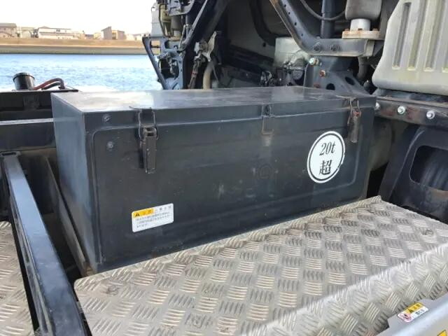 日野プロフィアダンプ大型（10t）[写真32]
