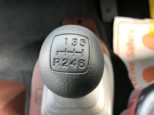 日野レンジャーミキサー車（コンクリートミキサー）増トン（6t・8t）[写真10]