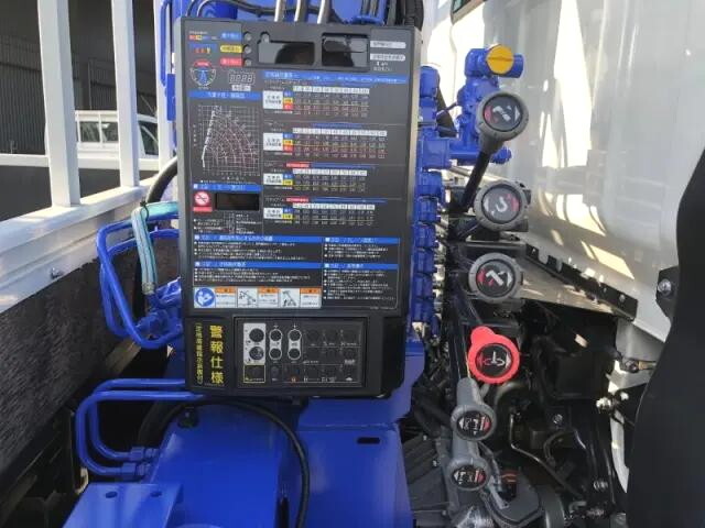 三菱ふそうキャンタークレーン5段小型（2t・3t）[写真27]