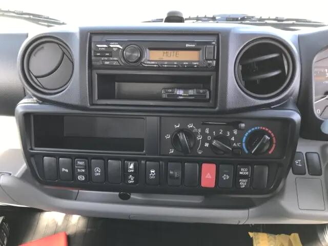 日野デュトロ平ボディ小型（2t・3t）[写真10]