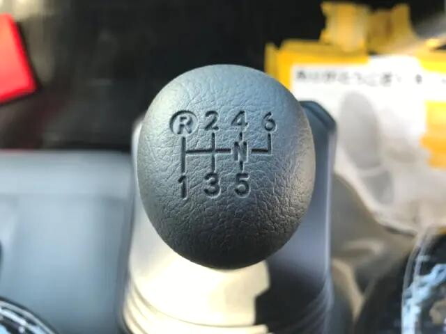 日野デュトロ平ボディ小型（2t・3t）[写真11]