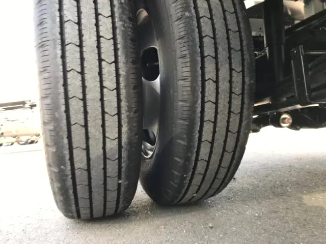 日野デュトロ平ボディ小型（2t・3t）[写真19]