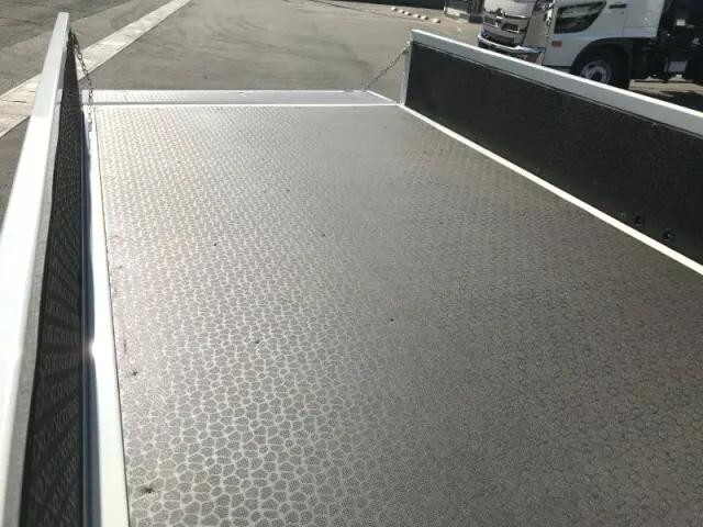 日野デュトロ平ボディ小型（2t・3t）[写真25]