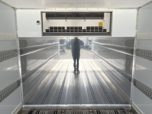 いすゞフォワード冷凍車（冷蔵車）増トン（6t・8t）[写真14]