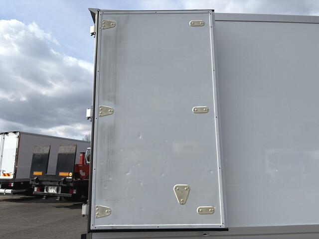 いすゞフォワード冷凍車（冷蔵車）増トン（6t・8t）[写真16]