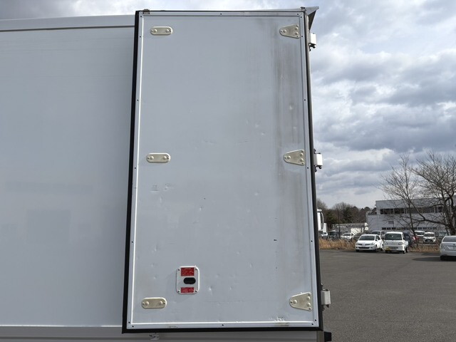 いすゞフォワード冷凍車（冷蔵車）増トン（6t・8t）[写真17]