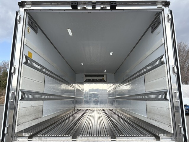 いすゞフォワード冷凍車（冷蔵車）増トン（6t・8t）[写真09]