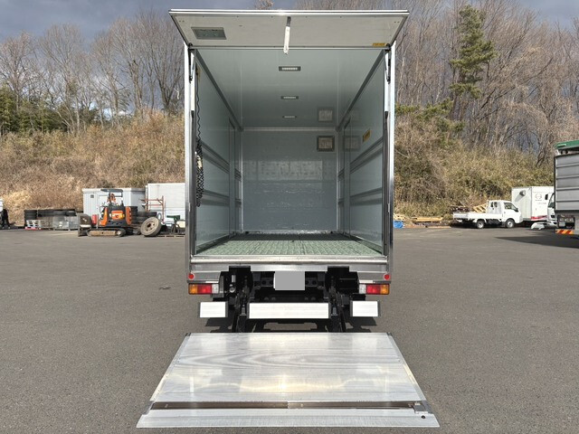 日野デュトロ保冷バン小型（2t・3t）[写真11]