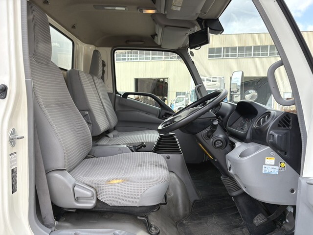 日野デュトロ保冷バン小型（2t・3t）[写真27]