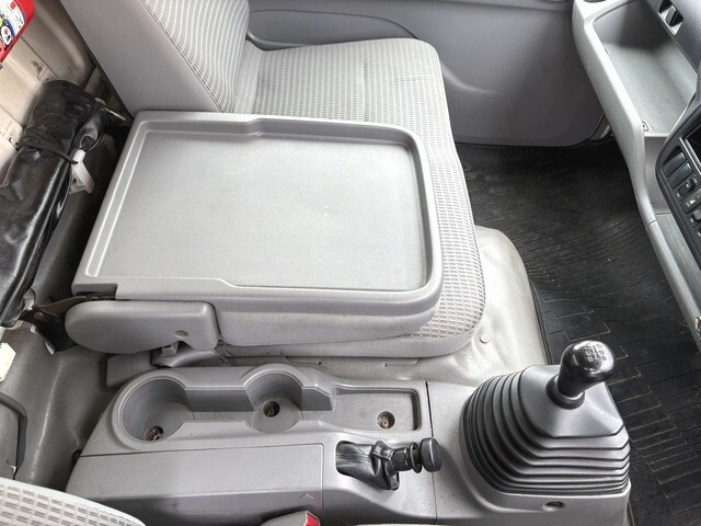 日野デュトロ保冷バン小型（2t・3t）[写真31]