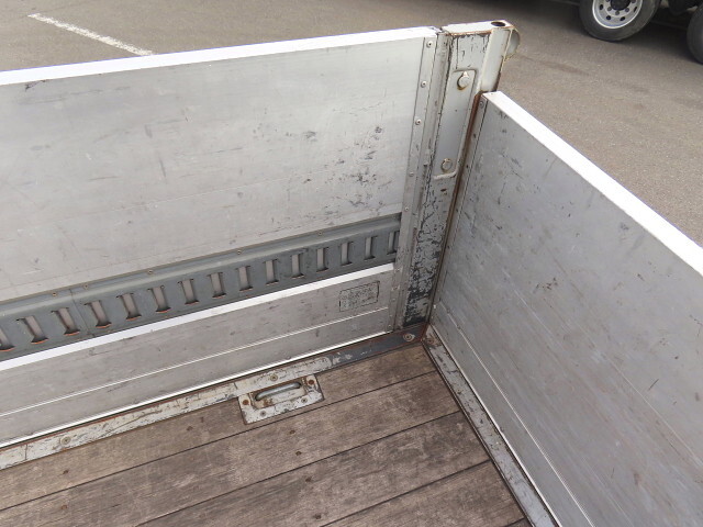 日野レンジャーアルミブロック中型（4t）[写真29]