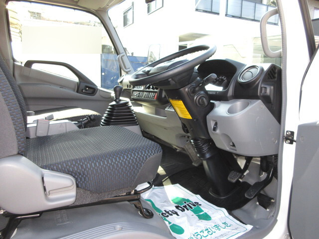 日野デュトロアルミバン小型（2t・3t）[写真18]