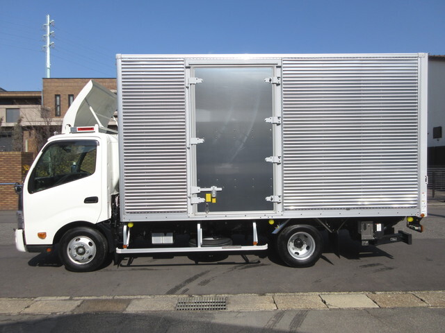 日野デュトロアルミバン小型（2t・3t）[写真04]