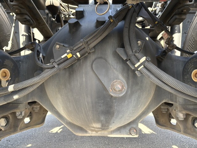 日野プロフィアトレーラーヘッド（トラクターヘッド）大型（10t）[写真21]