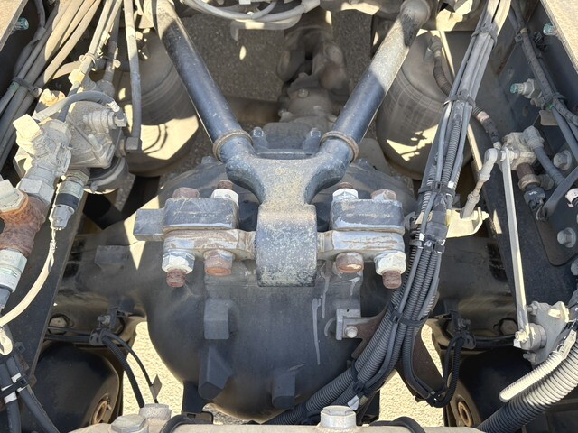 日野プロフィアトレーラーヘッド（トラクターヘッド）大型（10t）[写真22]