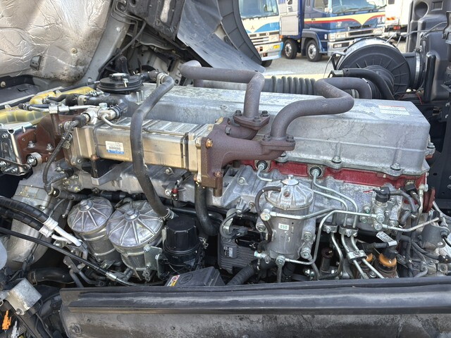 日野プロフィアトレーラーヘッド（トラクターヘッド）大型（10t）[写真24]