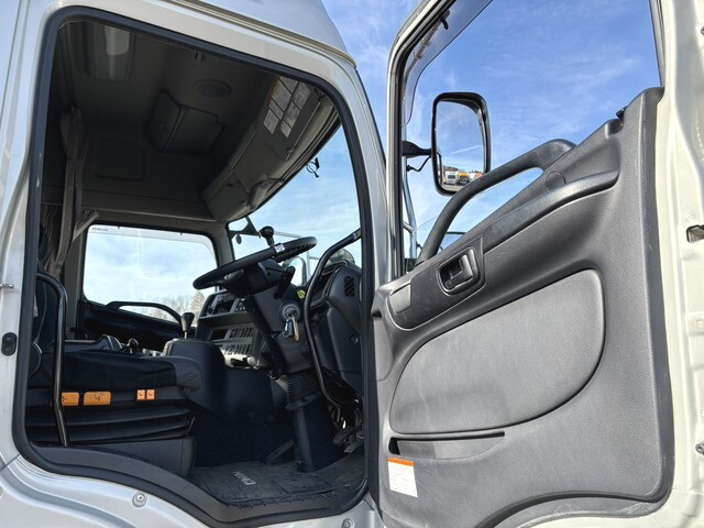 日野プロフィアトレーラーヘッド（トラクターヘッド）大型（10t）[写真26]