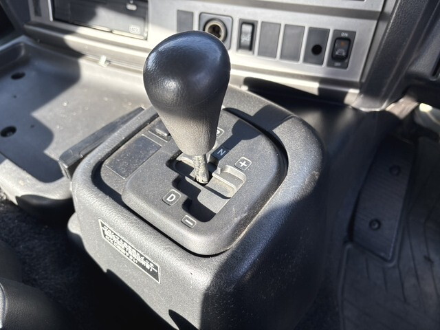 日野プロフィアトレーラーヘッド（トラクターヘッド）大型（10t）[写真34]