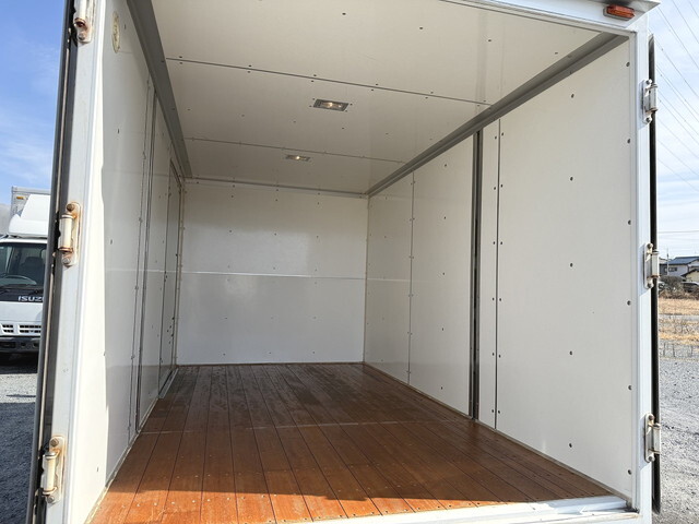 いすゞエルフパネルバン小型（2t・3t）[写真11]