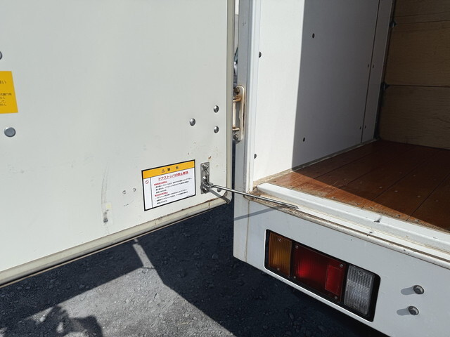 いすゞエルフパネルバン小型（2t・3t）[写真13]