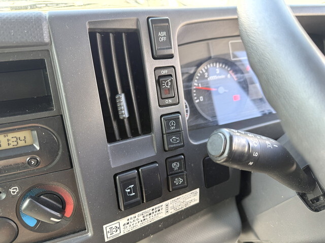 いすゞエルフパネルバン小型（2t・3t）[写真33]