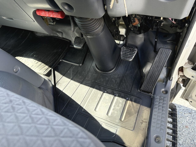 いすゞエルフパネルバン小型（2t・3t）[写真37]