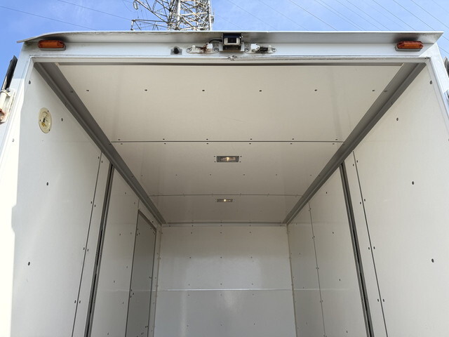 いすゞエルフパネルバン小型（2t・3t）[写真08]