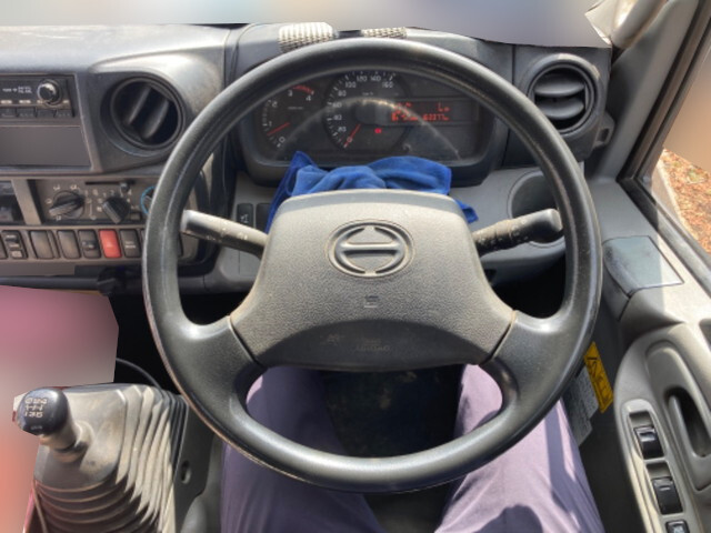 日野デュトロコンクリートポンプ車小型（2t・3t）[写真30]