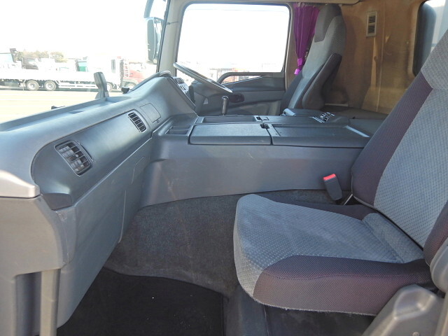 三菱ふそうスーパーグレートダンプ大型（10t）[写真22]