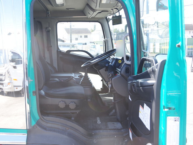 日野レンジャーコンテナ専用車増トン（6t・8t）[写真30]