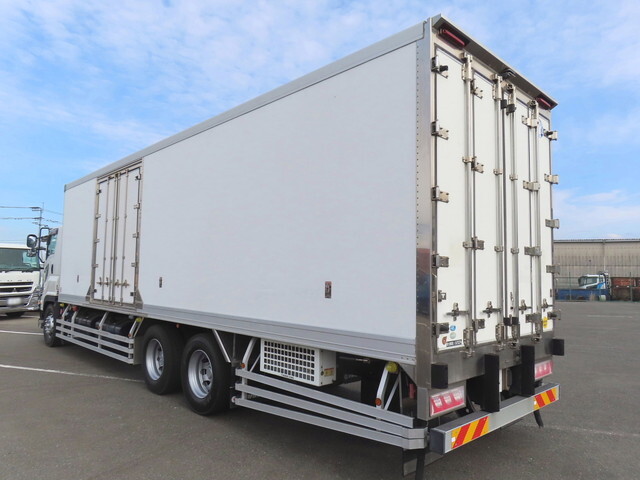 いすゞギガ冷凍車（冷蔵車）大型（10t）[写真02]