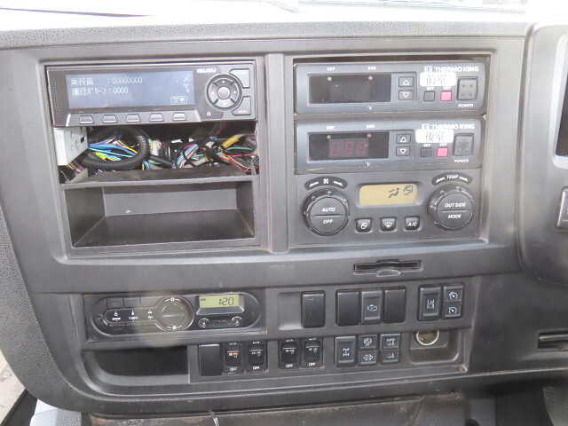 いすゞギガ冷凍車（冷蔵車）大型（10t）[写真24]