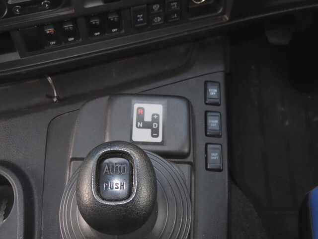 いすゞギガ冷凍車（冷蔵車）大型（10t）[写真25]