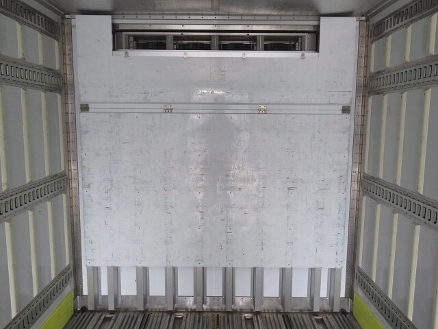 いすゞギガ冷凍車（冷蔵車）大型（10t）[写真32]