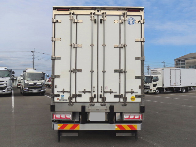 いすゞギガ冷凍車（冷蔵車）大型（10t）[写真06]