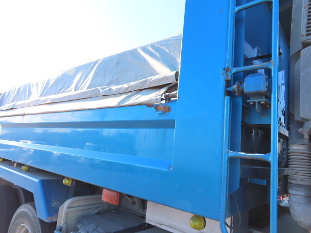 いすゞギガダンプ大型（10t）[写真26]