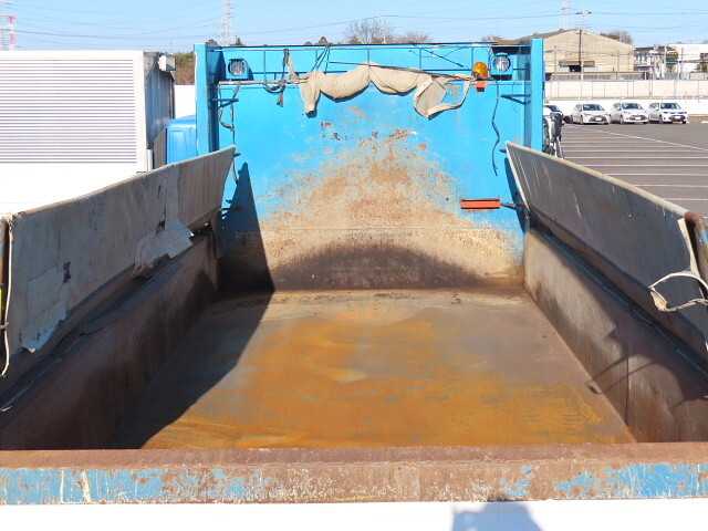 いすゞギガダンプ大型（10t）[写真29]