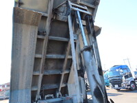 いすゞギガダンプ大型（10t）[写真36]