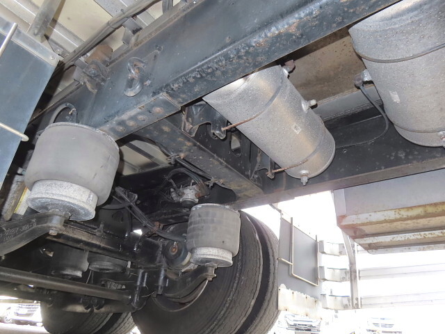 いすゞギガ冷凍車（冷蔵車）大型（10t）[写真13]