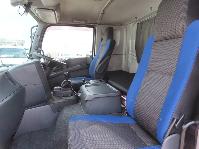 いすゞギガ冷凍車（冷蔵車）大型（10t）[写真22]