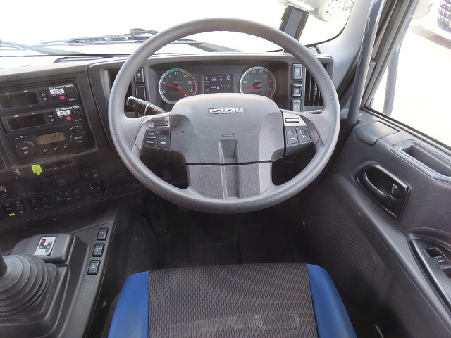 いすゞギガ冷凍車（冷蔵車）大型（10t）[写真24]