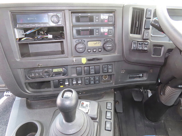 いすゞギガ冷凍車（冷蔵車）大型（10t）[写真25]